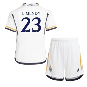 Real Madrid Ferland Mendy #23 Replika Babytøj Hjemmebanesæt Børn 2023-24 Kortærmet (+ Korte bukser)